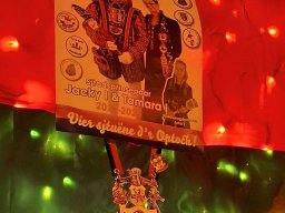 carnavalradio bij Gorissen met prinsenpaar van Op de Bies